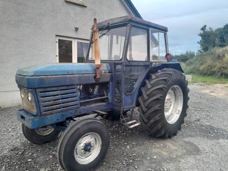 Leyland 272 tractor