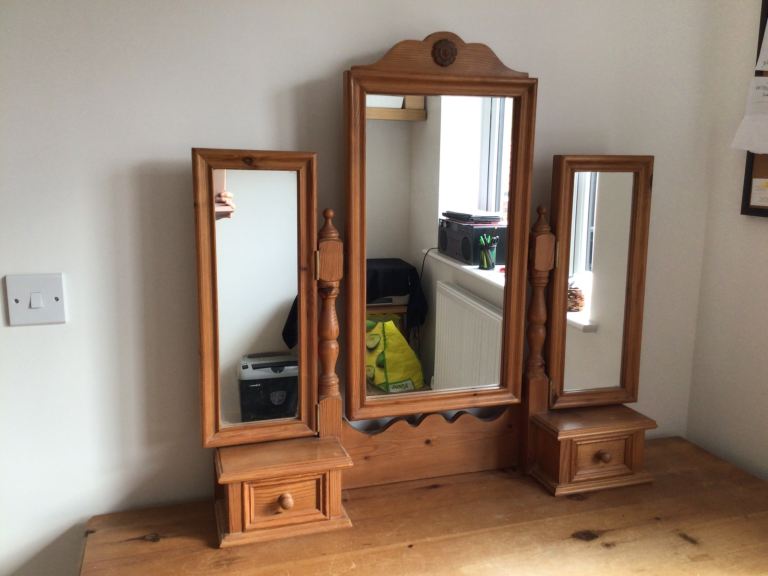 Pine dressing table mirror with 2 drawers