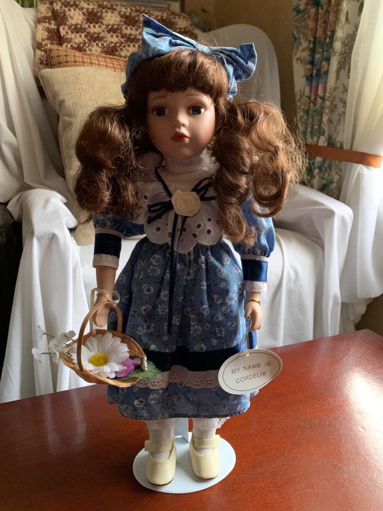 NEW collectable Stewart Ross Vanity Fair Porcelain Dolls, 45cm height, Boxed (Cordelia)