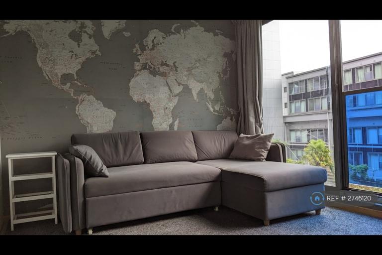 2 bedroom flat in Citispace West, Leeds, LS2 (2 bed) (#2746120)