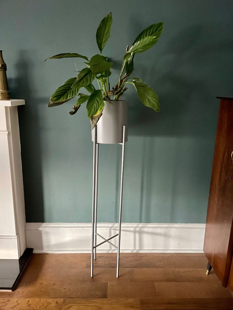 Plant pot stand – metal / tall / blue-grey 
