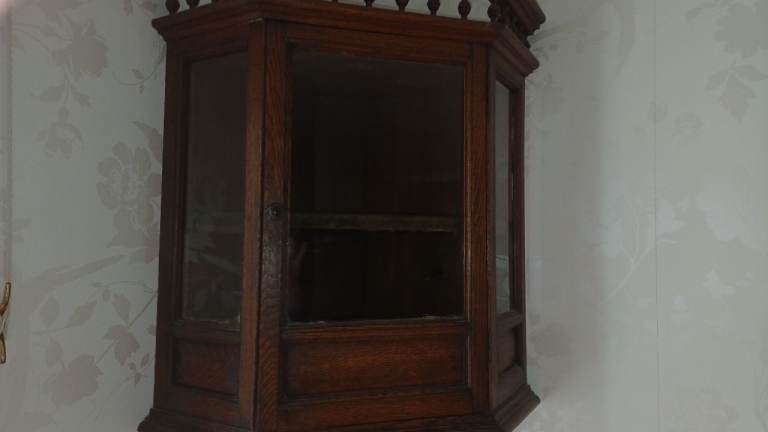 Small Oak Display Corner Cabinet with Glass Door