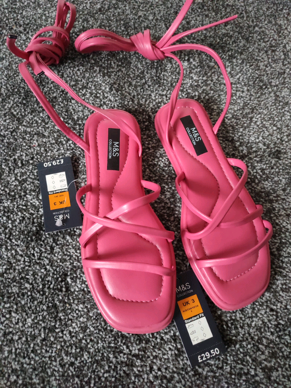 NEW M&S SANDALS SIZE 3