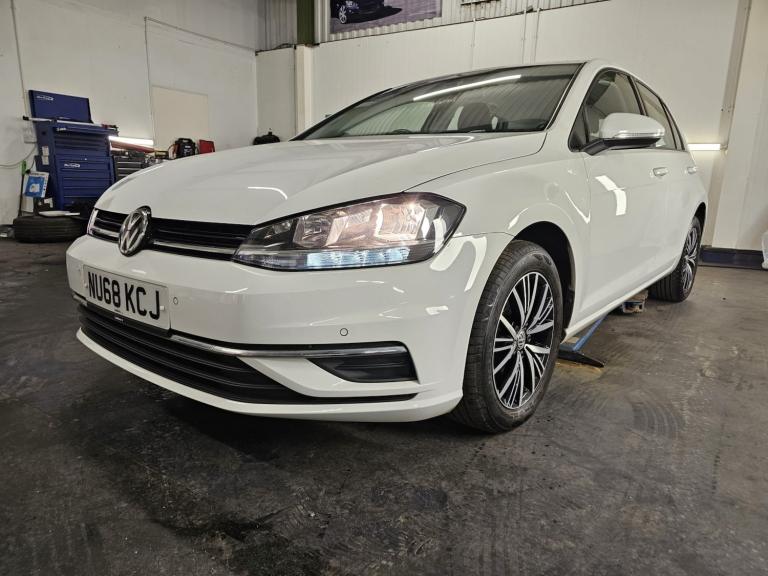 VOLKSWAGEN GOLF 1.0 TSI SE 2018