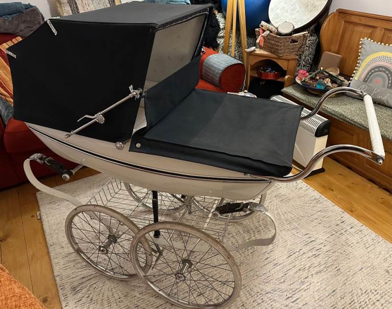 image for Silver Cross Vintage Coach Built Pram, parcel tray, sun canopy and toddler reins