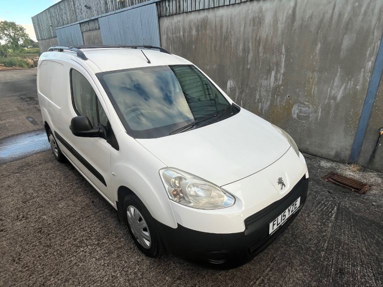 Peugeot PARTNER van 2015 1560 (cc) ultra low mileage, no vat 