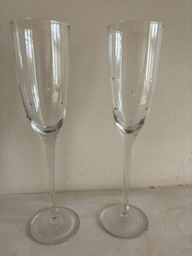 image for Champagne glasses fluted with bubble effect 
