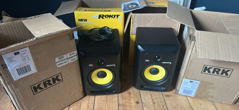 Rokit 8 G3 speakers