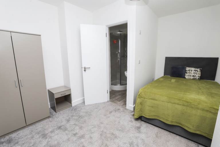 **Newly Refurbished House Share, LONGFORD ST Middlesbrough, 4 bed 4 bath!**