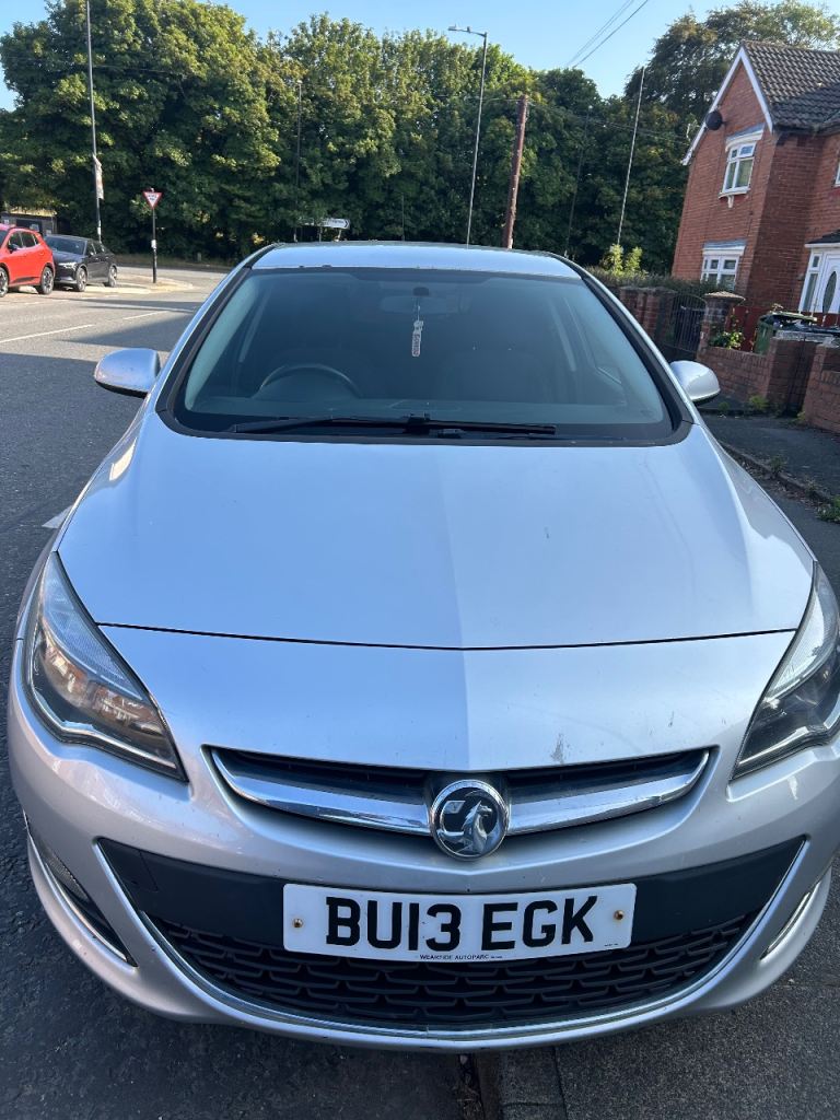 Vauxhall, ASTRA, Hatchback, 2013, Manual, 1956 (cc), 5 doors