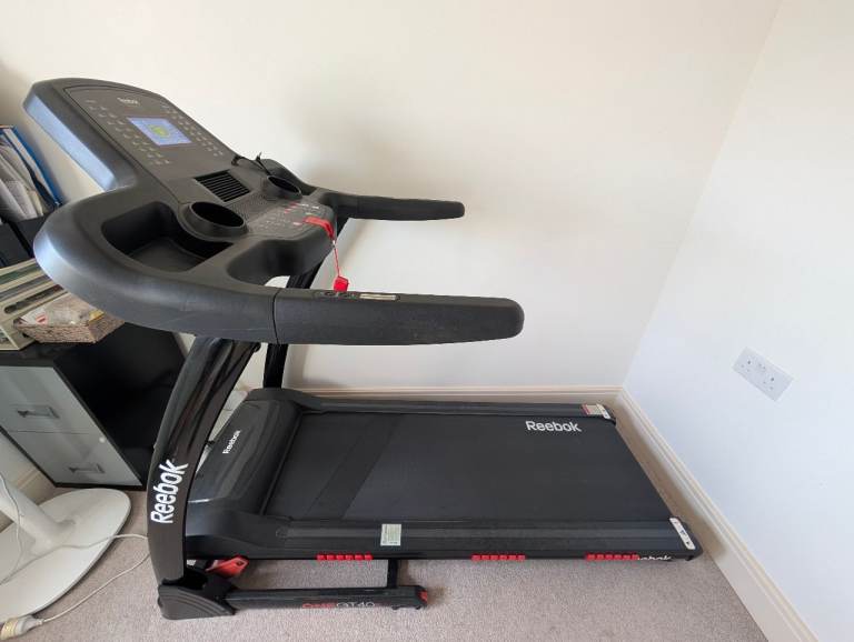 Like New Reebok GT40s Treadmill