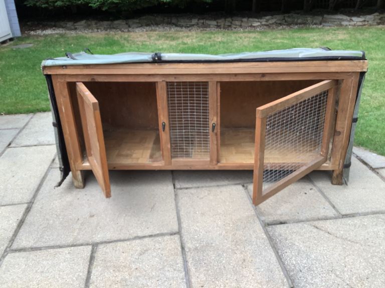 Rabbit hutch