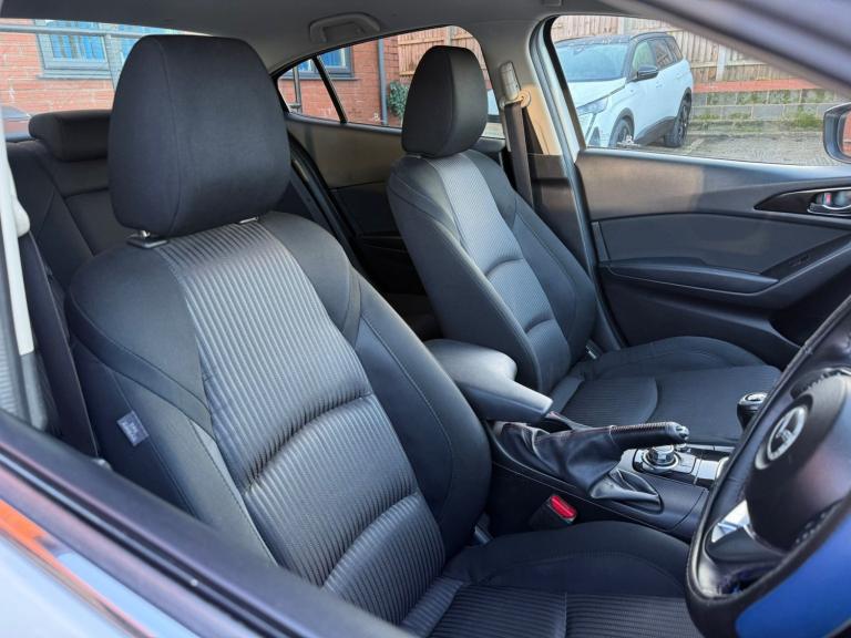 MAZDA MAZDA3 2.2 SKYACTIV-D Sport Nav 2015