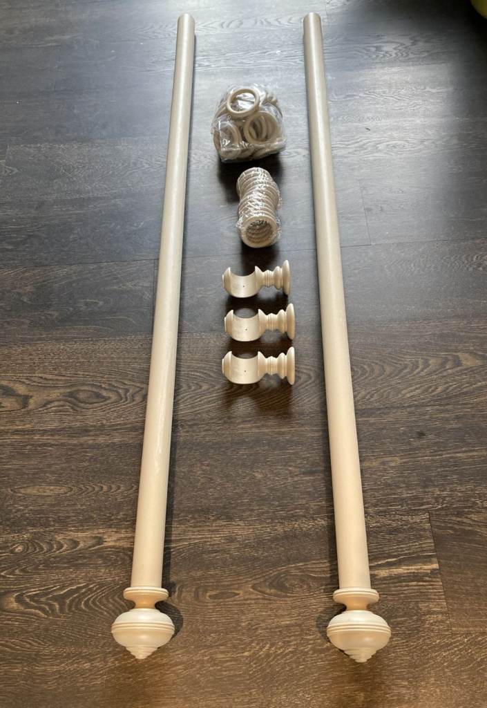 Wooden Curtain Pole 3.5 metre with all brackets and rings.