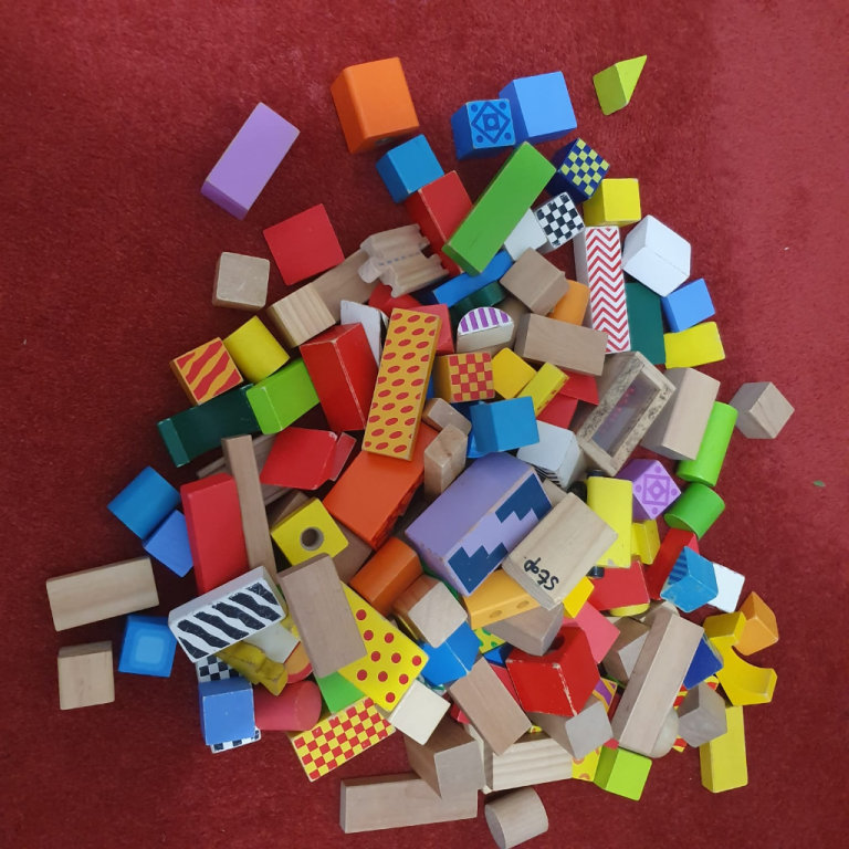 2.9KG wooden building blocks