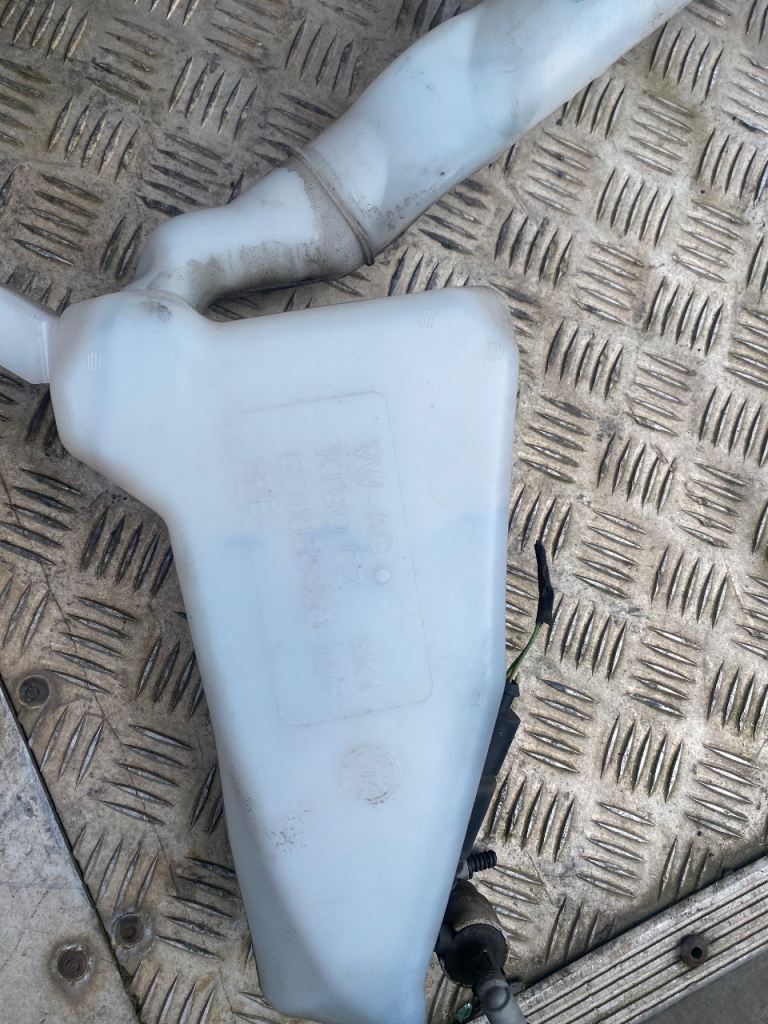 Fabia 1.2 diesel washer bottle 