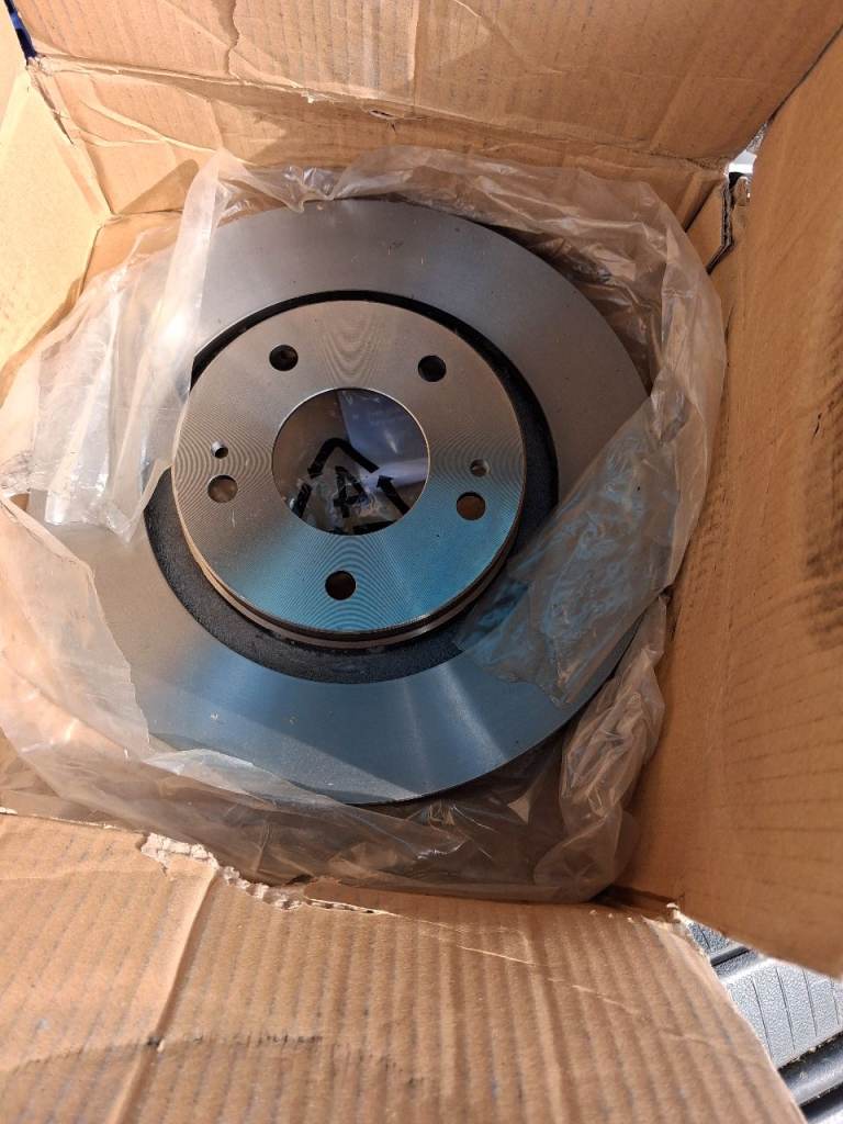 New bosch discs for Peugeot. Citroën mitsubishi. Says on box 2 st/pcs. 
