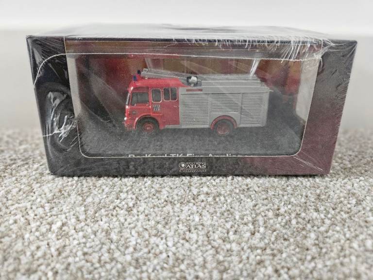 Collectible model of the Bedford TK fire engine (Editions Atlas)