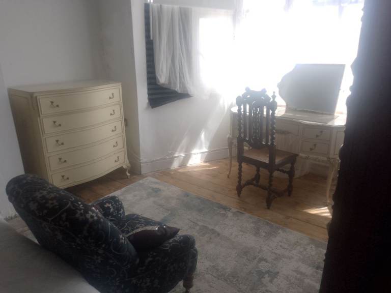 ROOM IN A SHARED HOUSE EN8