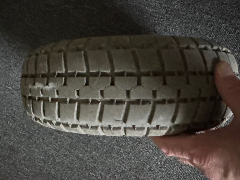 4 mobility scooter tyres and inner tubes 