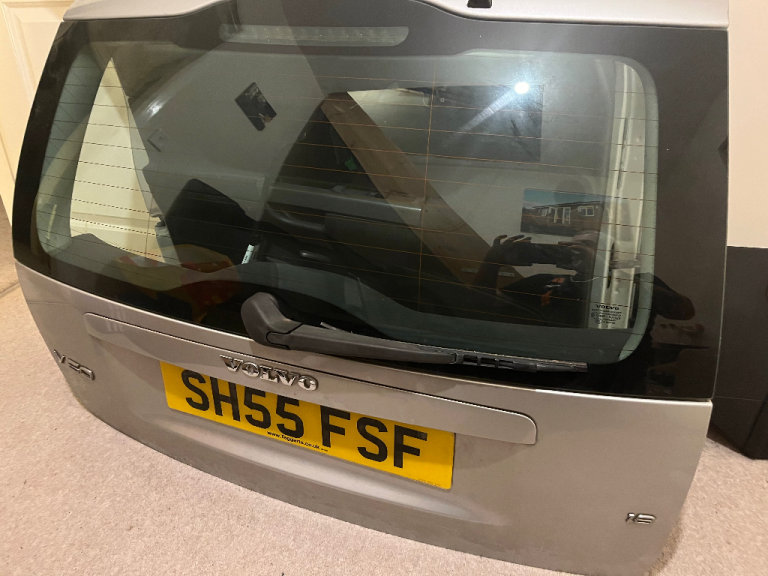 Volvo V50 Complete Tailgate 