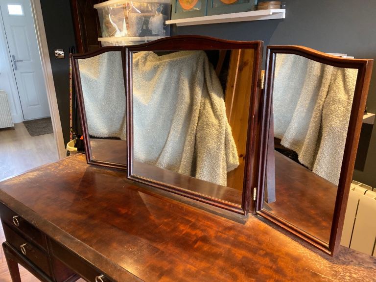 Stag Minstrel Triple Dressing Table Mirror 