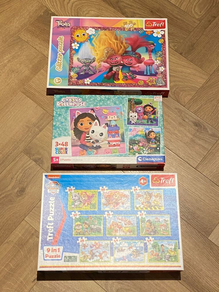 Jigsaw puzzles 13 sets in total- 3 boxes of multiple sets in excellent condition 