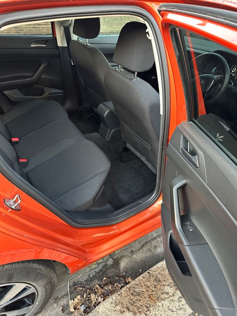 VOLKSWAGEN POLO AUTOMATIC 6,400 MILES