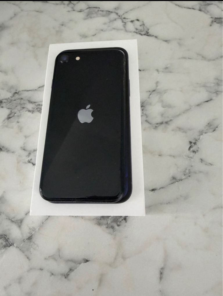 Apple iPhone SE 3rd Generation 64GB Unlocked 