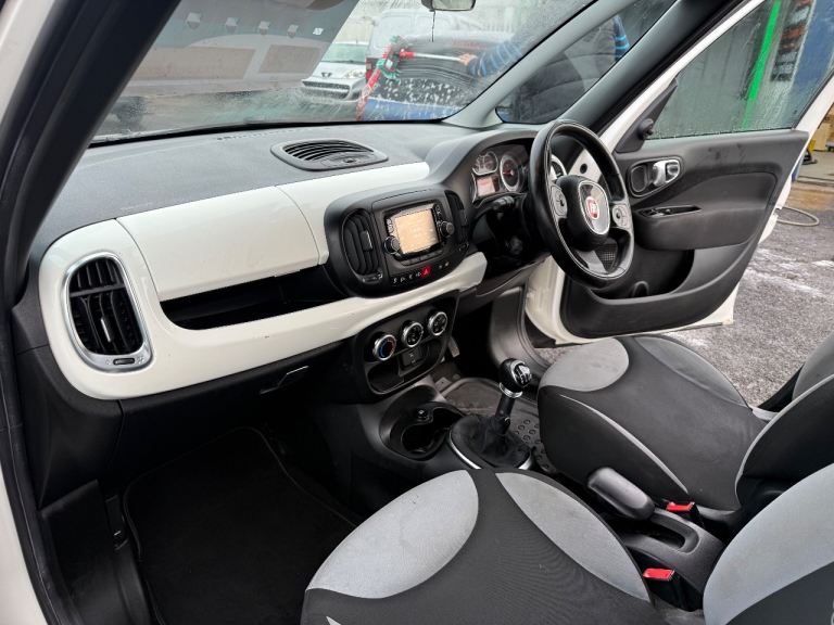2013(63) Fiat 500L MPV 1.4 Petrol 95,000 Miles MOT'd 25/3/26 , White with black Roof A