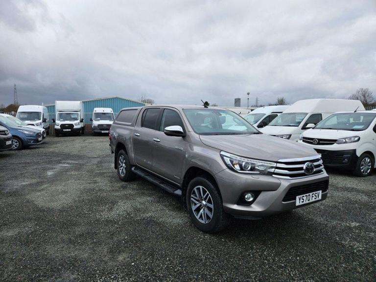 2020 ON 70 PLATE TOYOTA HILUX INVINCIBLE D-4D 4X4 D-CAB PICKUP AUTO 48K ULEZ 