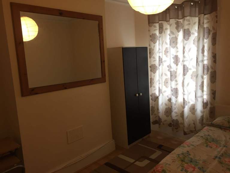 A Double Room Available Nithdale Road SE18, Close to Woolwich Arsenal Station