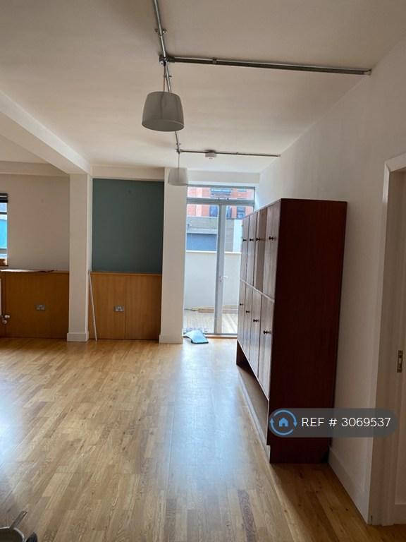 2 bedroom flat in Little Bishop Street, Bristol, BS2 (2 bed) (#3069537)