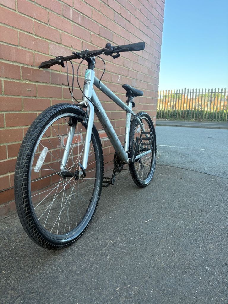 Carrera 27.5 inch mountain bike