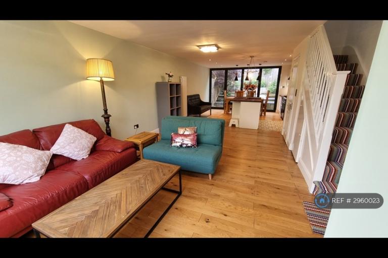 4 bedroom house in Cranford Close, London, SW20 (4 bed) (#2960023)
