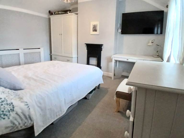 Lovely 2 doubles bedrooms 