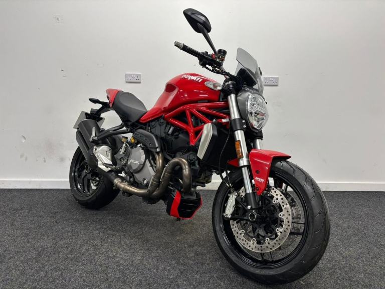 DUCATI MONSTER 1200 ** QUICK SHIFT - ABS -  READY TO RIDE AWAY** 