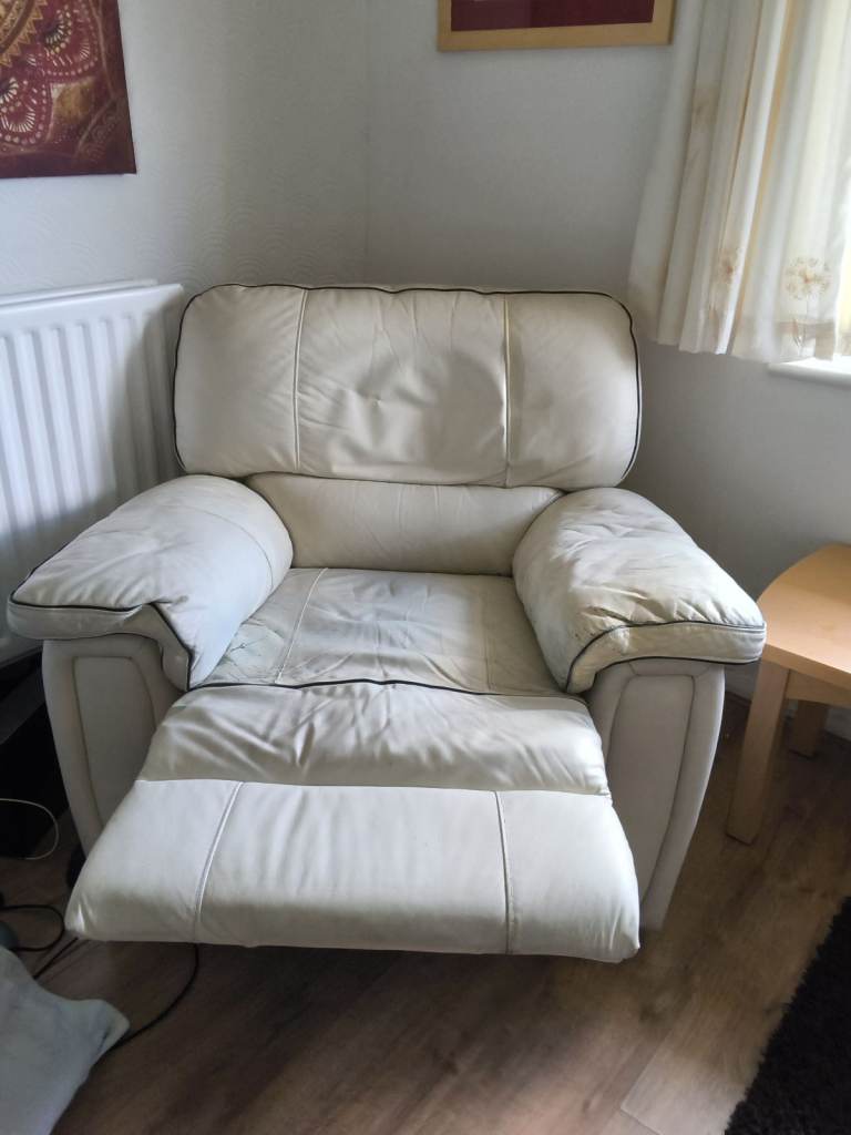 Cream Leather Recliner Armchair – Fair Condition