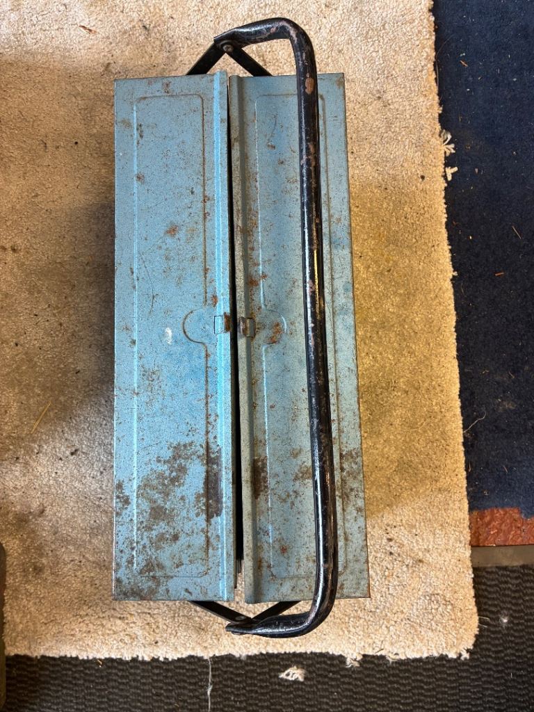 Cantilever Toolboxes