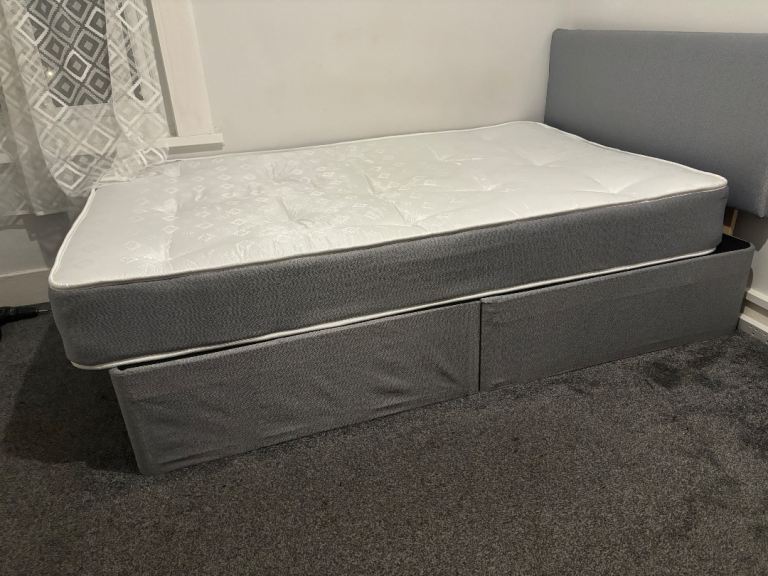Bed and mattress in good condition 