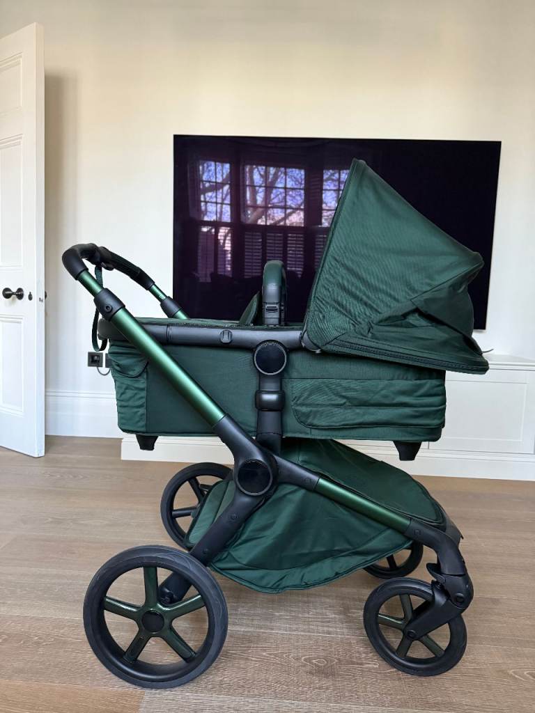 image for Brand new and assembled Bugaboo Fox 5 Complete