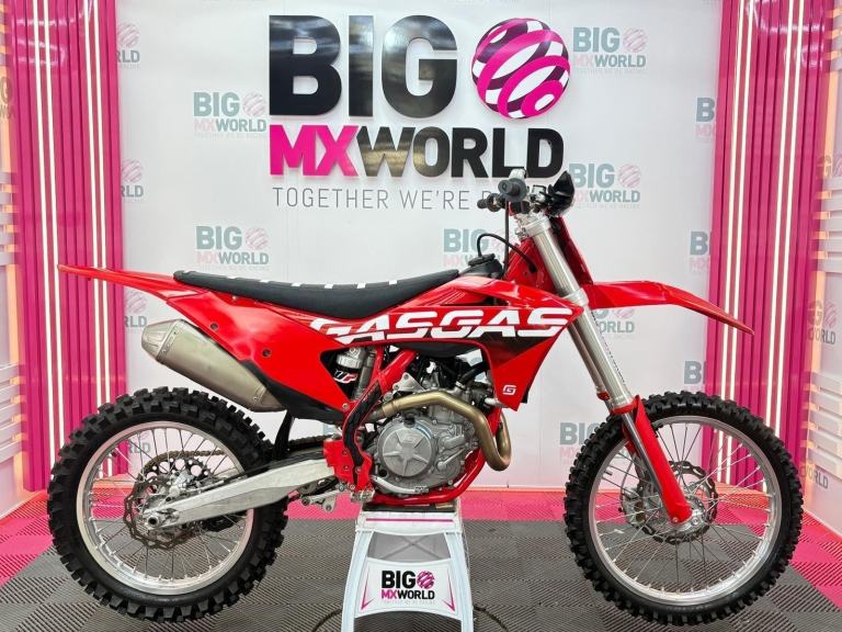 Gas Gas MCF 450 2022 - Only 45 Hrs - Akrapovic Exhaust, Raptor FootPegs - VClean