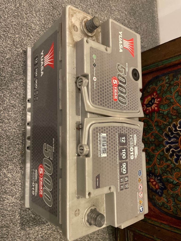 12 Volt 100 Ah 900A(EN) Car Battery