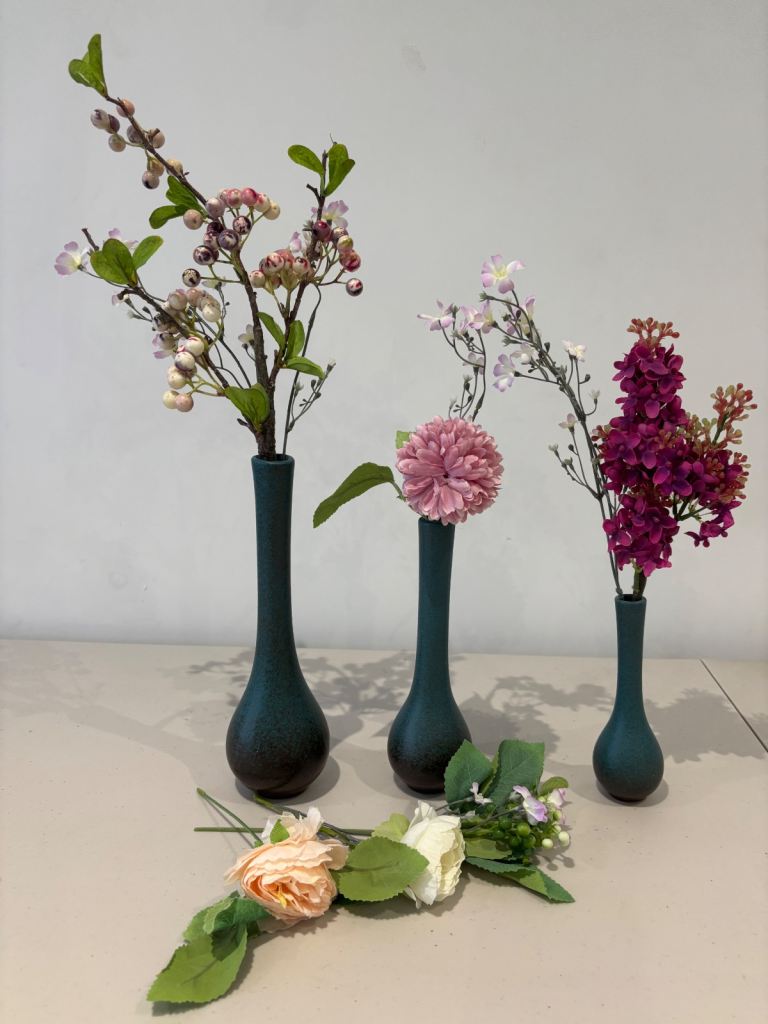  Home  Decorative Vases with Artificial Flowers 