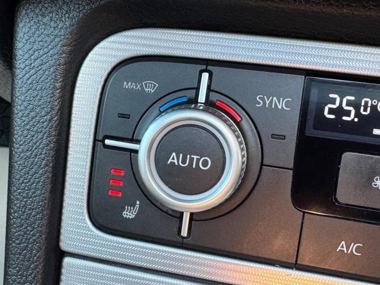 2015 Volkswagen Touareg 3.0 V6 TDI BlueMotion Tech 262 R-Line 5dr Tip Auto ESTATE DIESEL Automatic