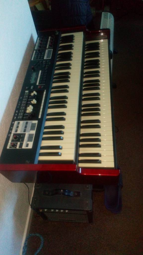 Hammond Stage Keyboard (SK2)