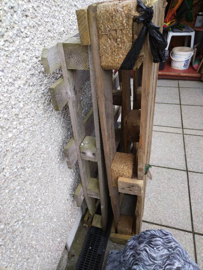 5 x Wooden Pallets – Great for Garden Projects