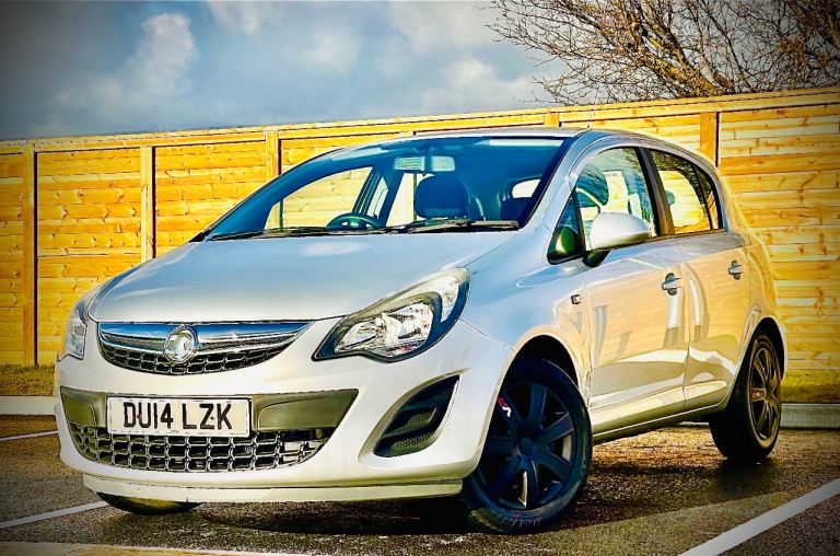 Vauxhall Corsa Design AC 2014 manual 1.2 petrol. Full service history, long mot. New clutch. 