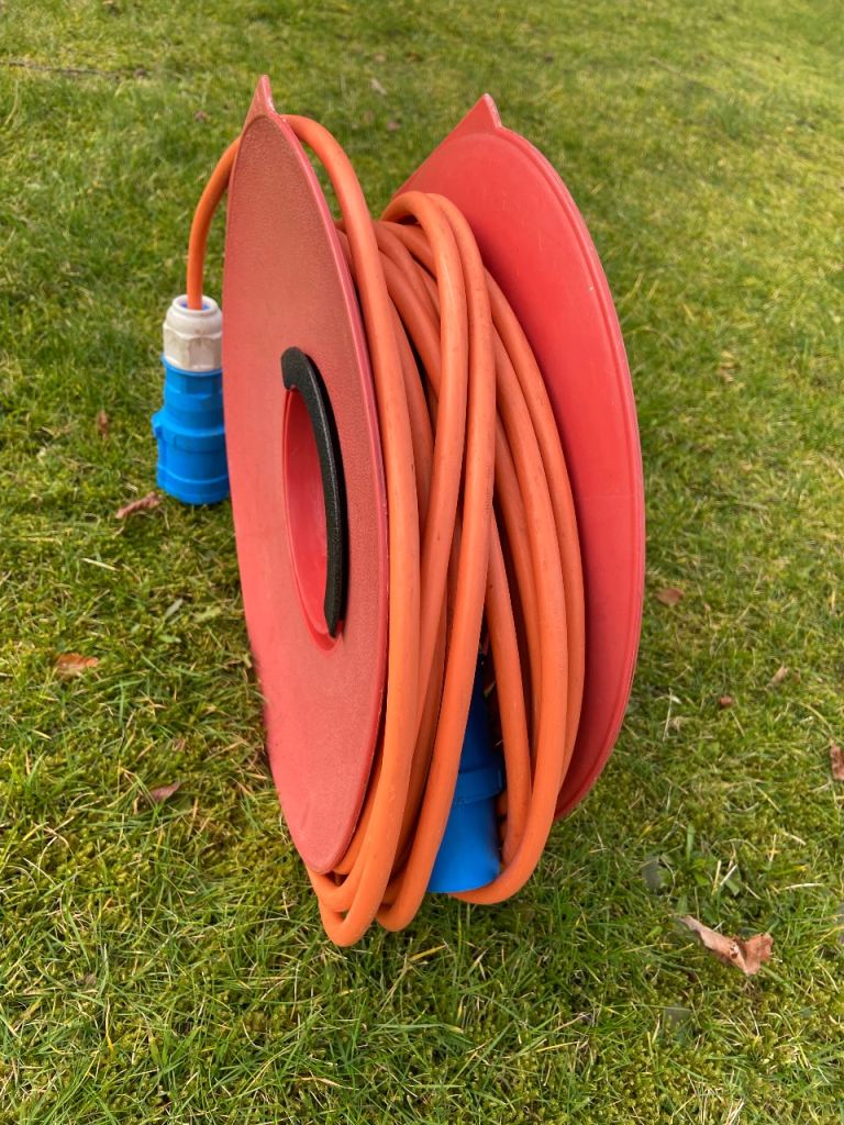 25m hook up cable on a reel