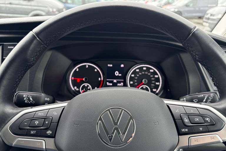 2024 Volkswagen Transporter 2.0 TDI 150 Highline Kombi Van WINDOW VAN DIESEL Manual